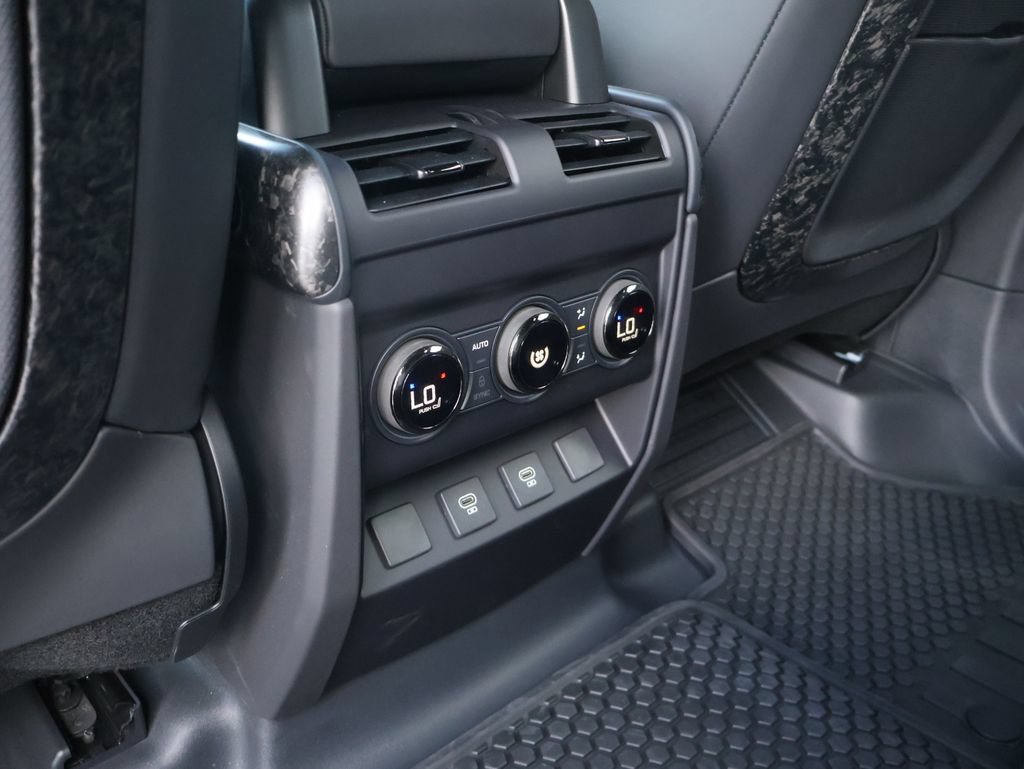Used 2025 Land Rover Defender 110 AWD/4WD image 14