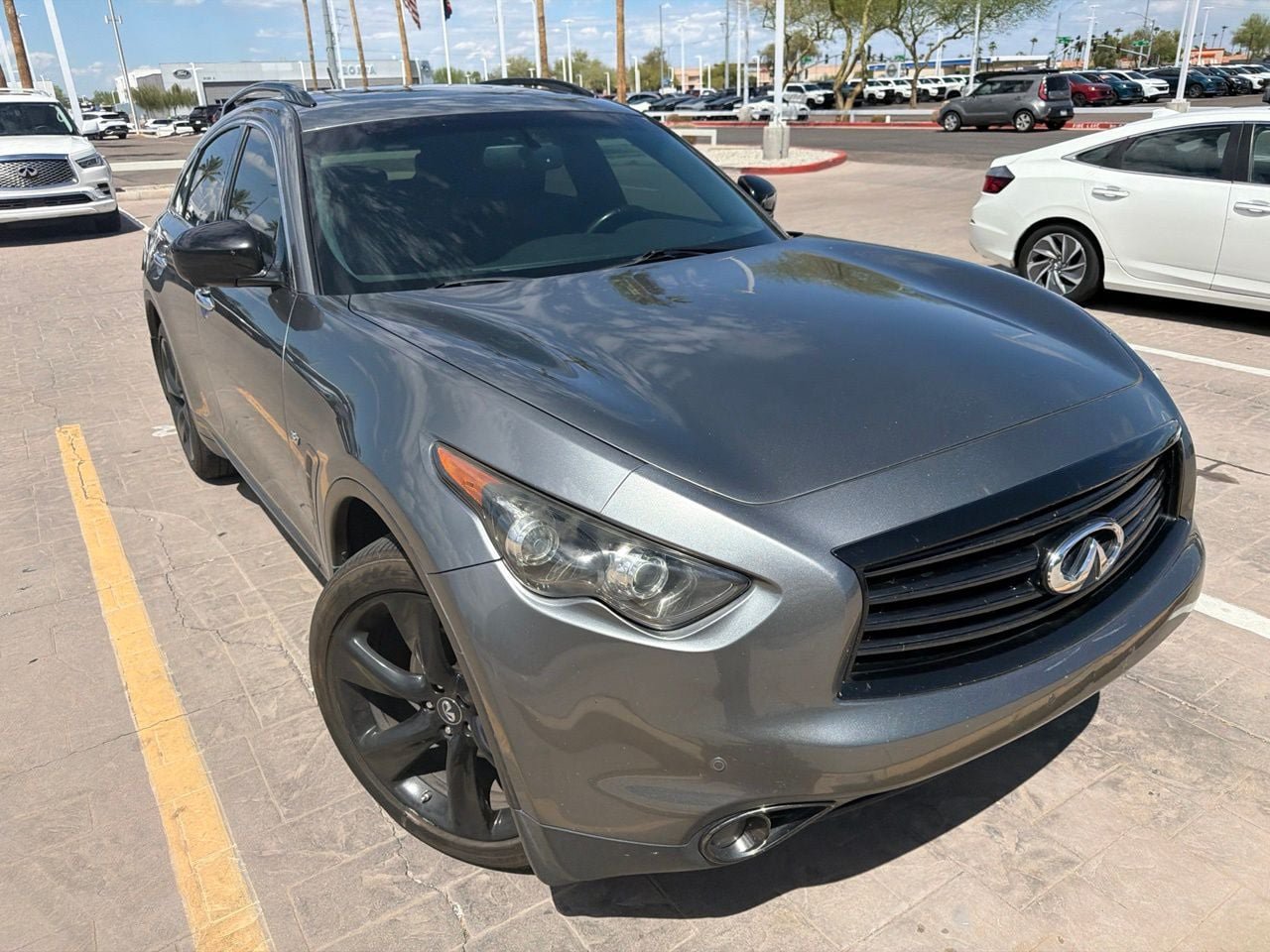 Used 2015 INFINITI QX70 AWD w/ Premium Package image 3