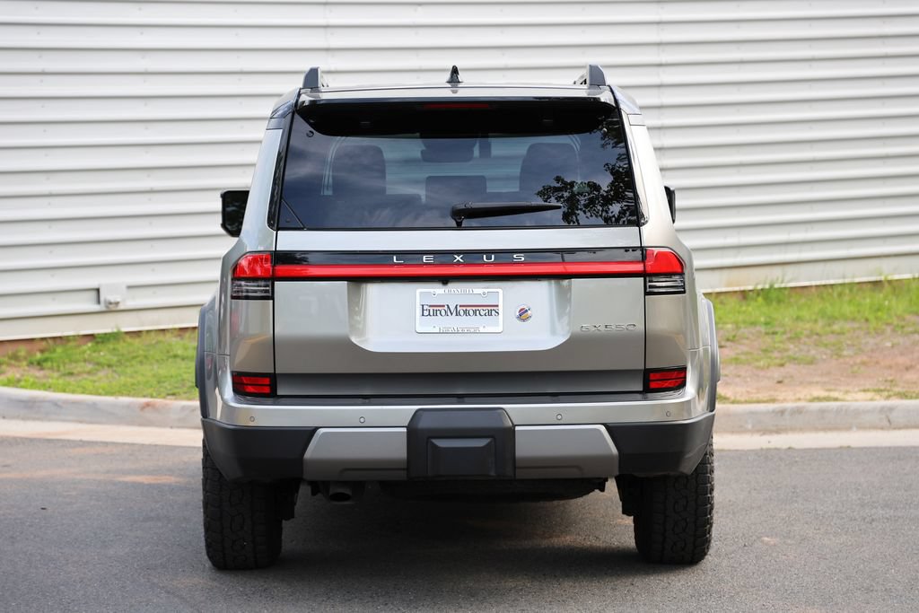 Used 2024 Lexus GX 550 AWD/4WD image 3
