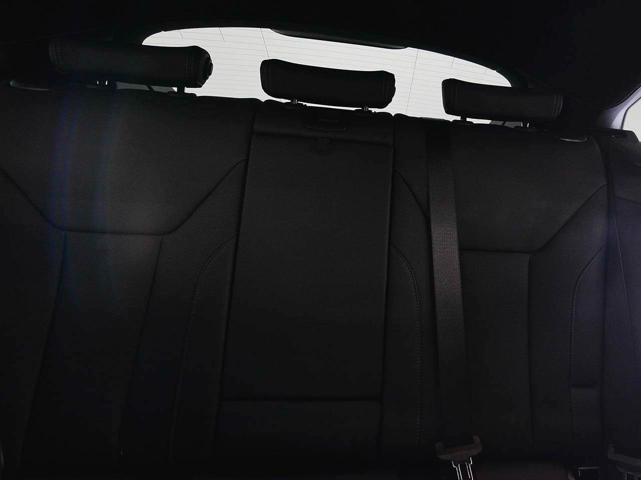Used 2023 BMW i4 eDrive40 w/ M Sport Package RWD image 9