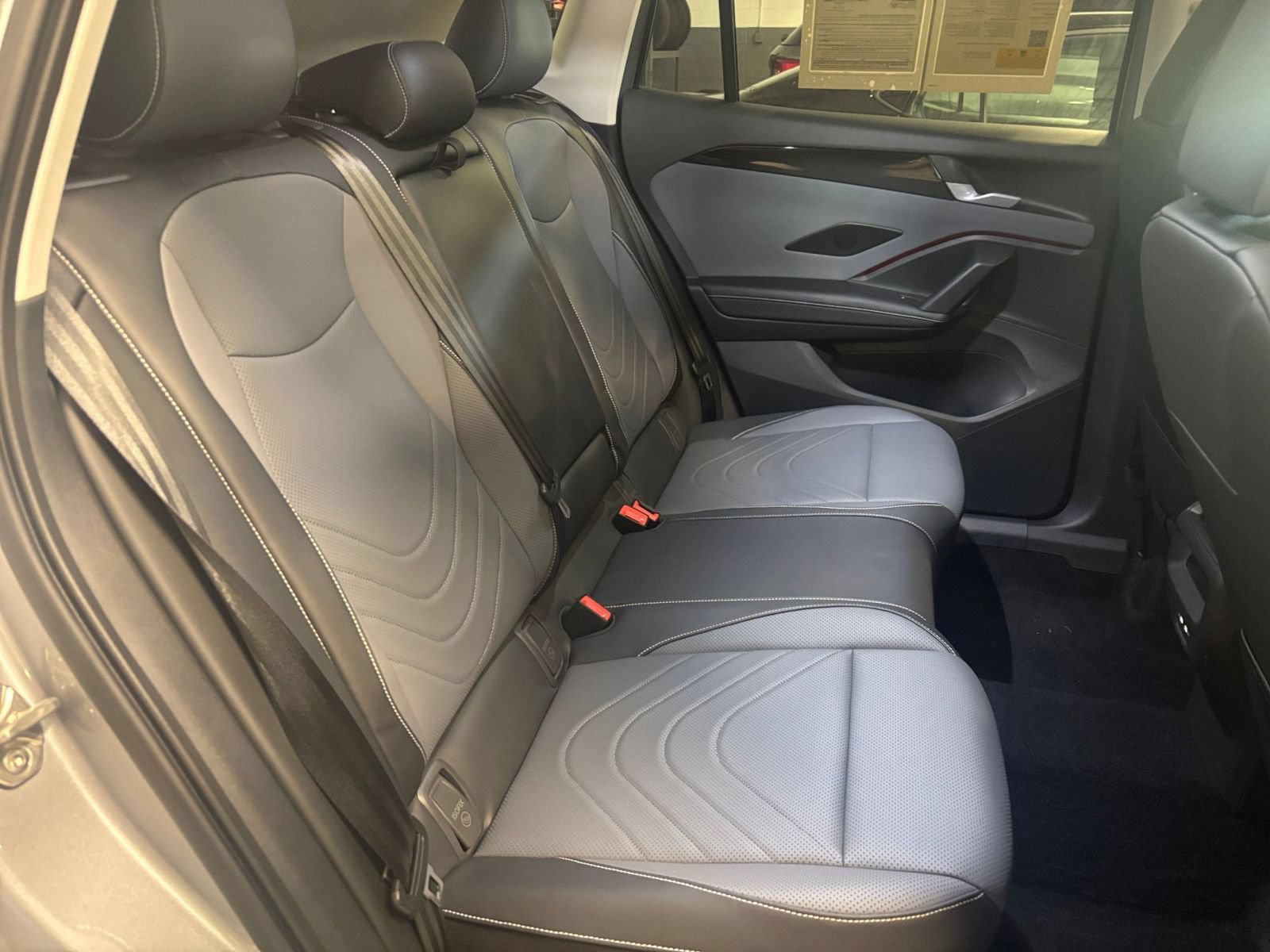 Used 2026 Volkswagen Tiguan SE AWD/4WD image 40