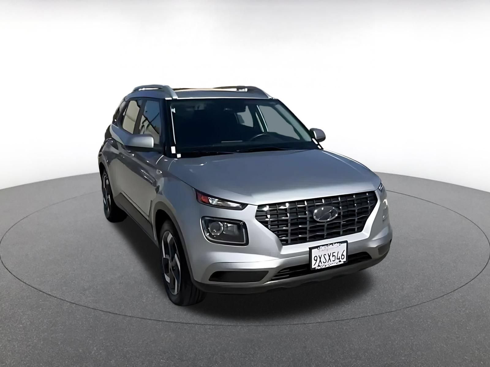 Used 2026 Hyundai Venue SEL FWD image 3