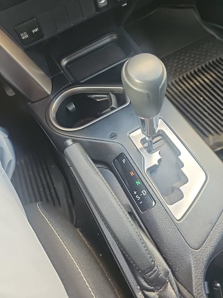 Used 2017 Toyota RAV4 XLE AWD/4WD image 14