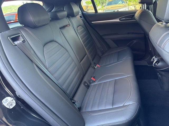 Used 2025 Alfa Romeo Stelvio Sprint image 18