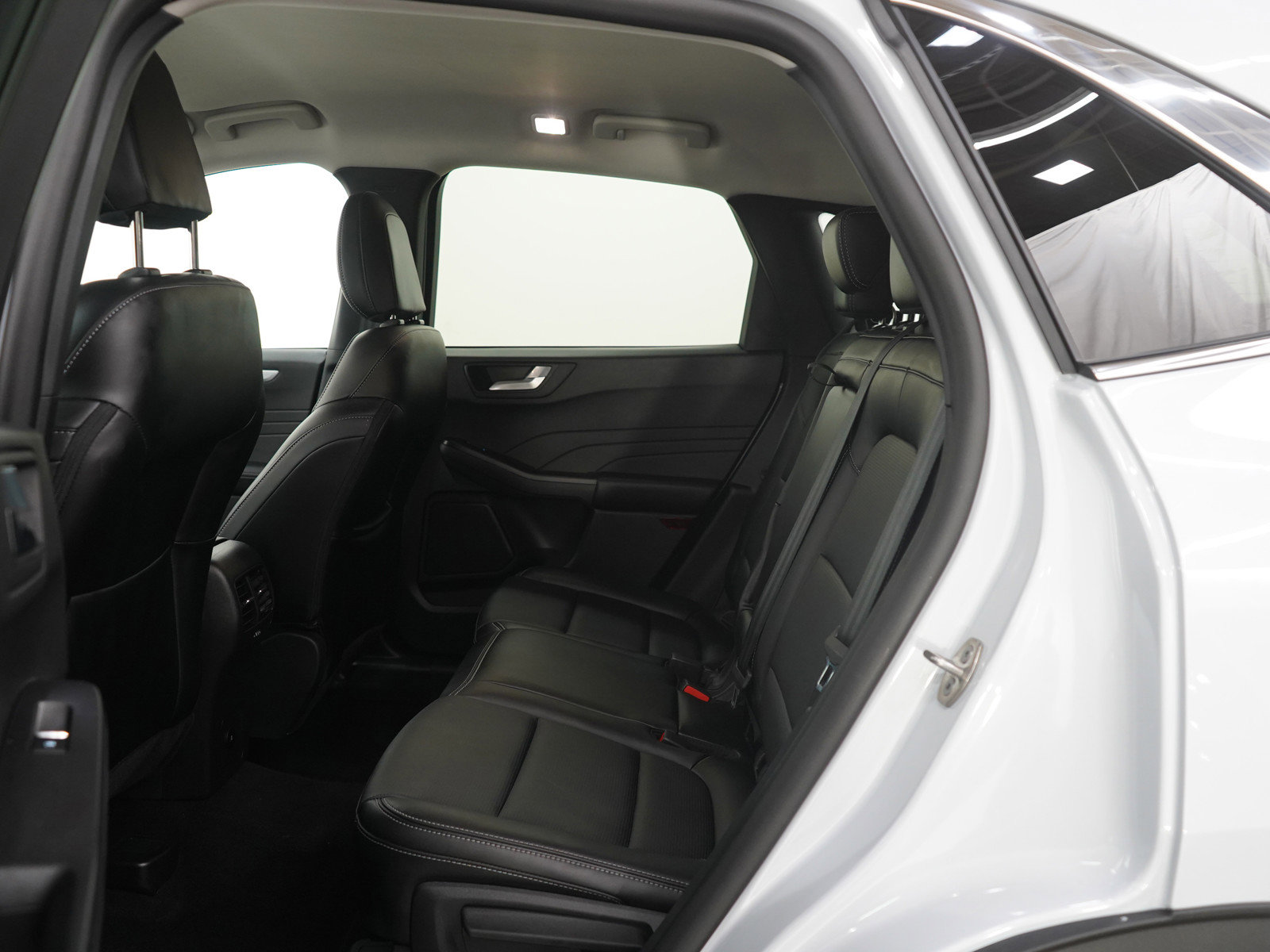 Used 2025 Ford Escape Platinum image 18