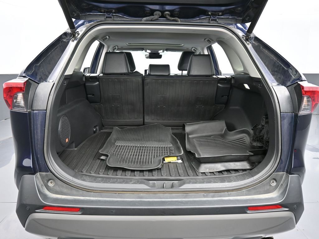 Used 2023 Toyota RAV4 Limited image 16
