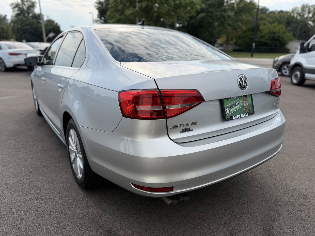Used 2015 Volkswagen Jetta TDI SE FWD image 12