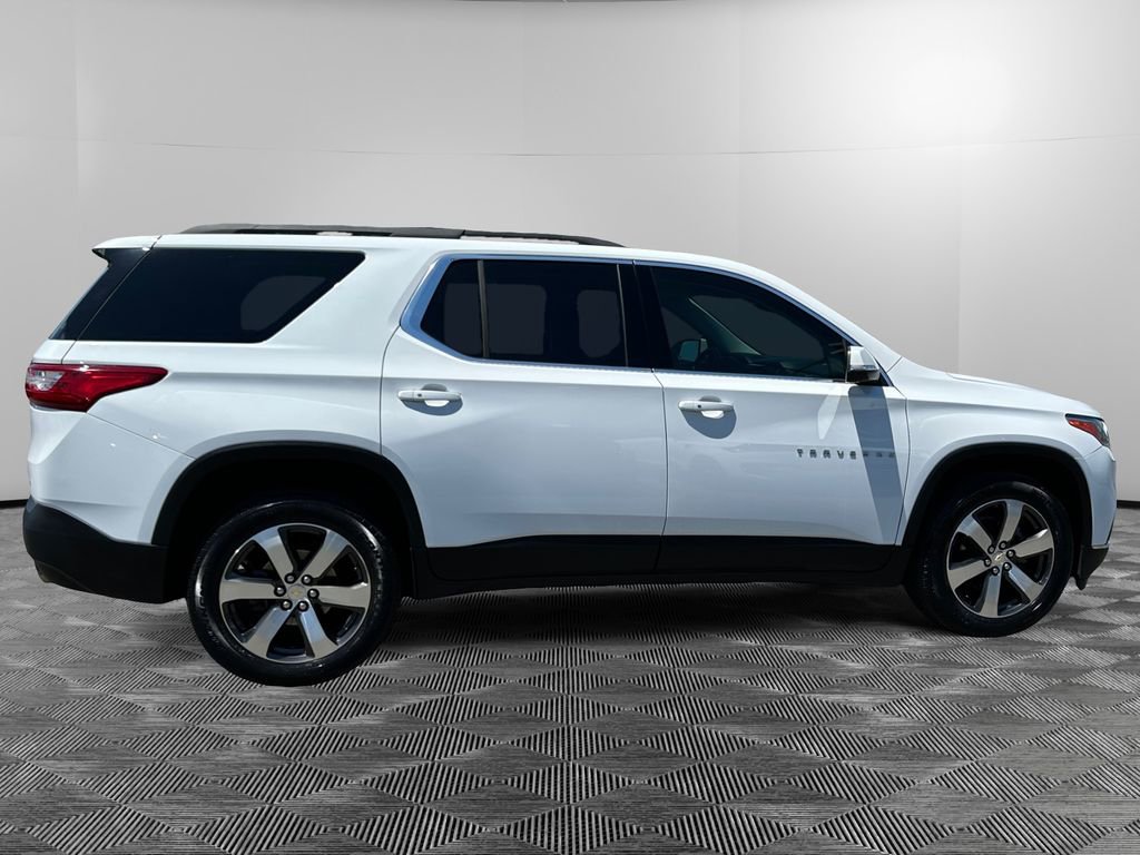 Used 2021 Chevrolet Traverse LT w/ LT Premium Package AWD/4WD image 6