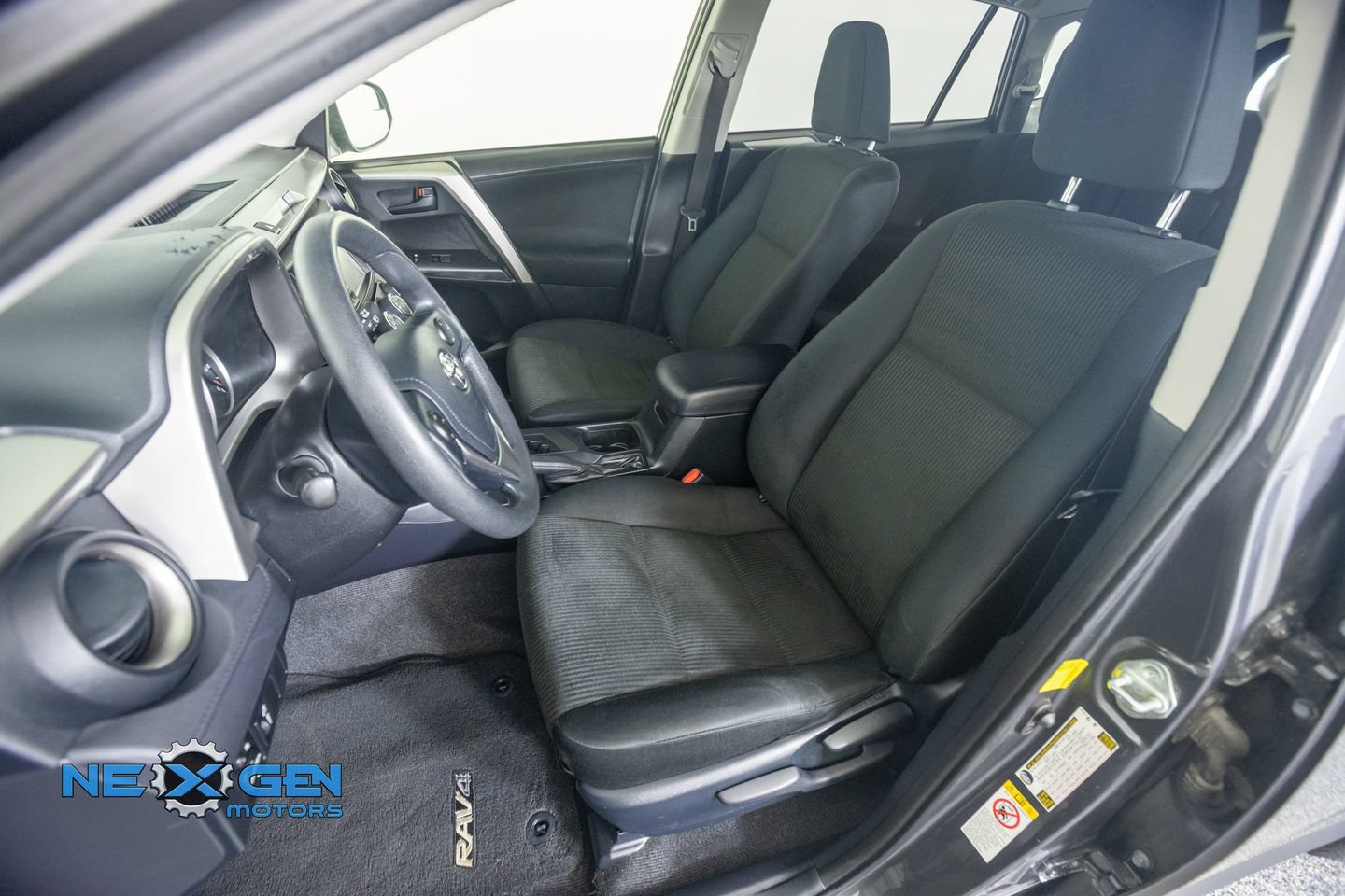 Used 2016 Toyota RAV4 LE FWD image 23