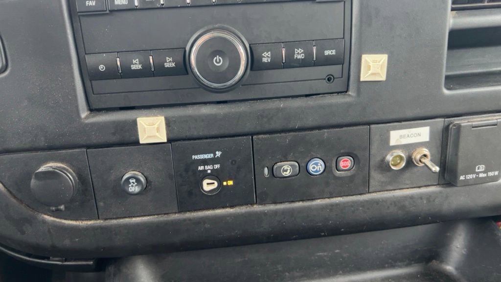 Used 2018 Chevrolet Express 3500 Extended w/ Driver Convenience Package RWD image 28