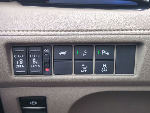 Used 2018 Honda Odyssey Elite image 14