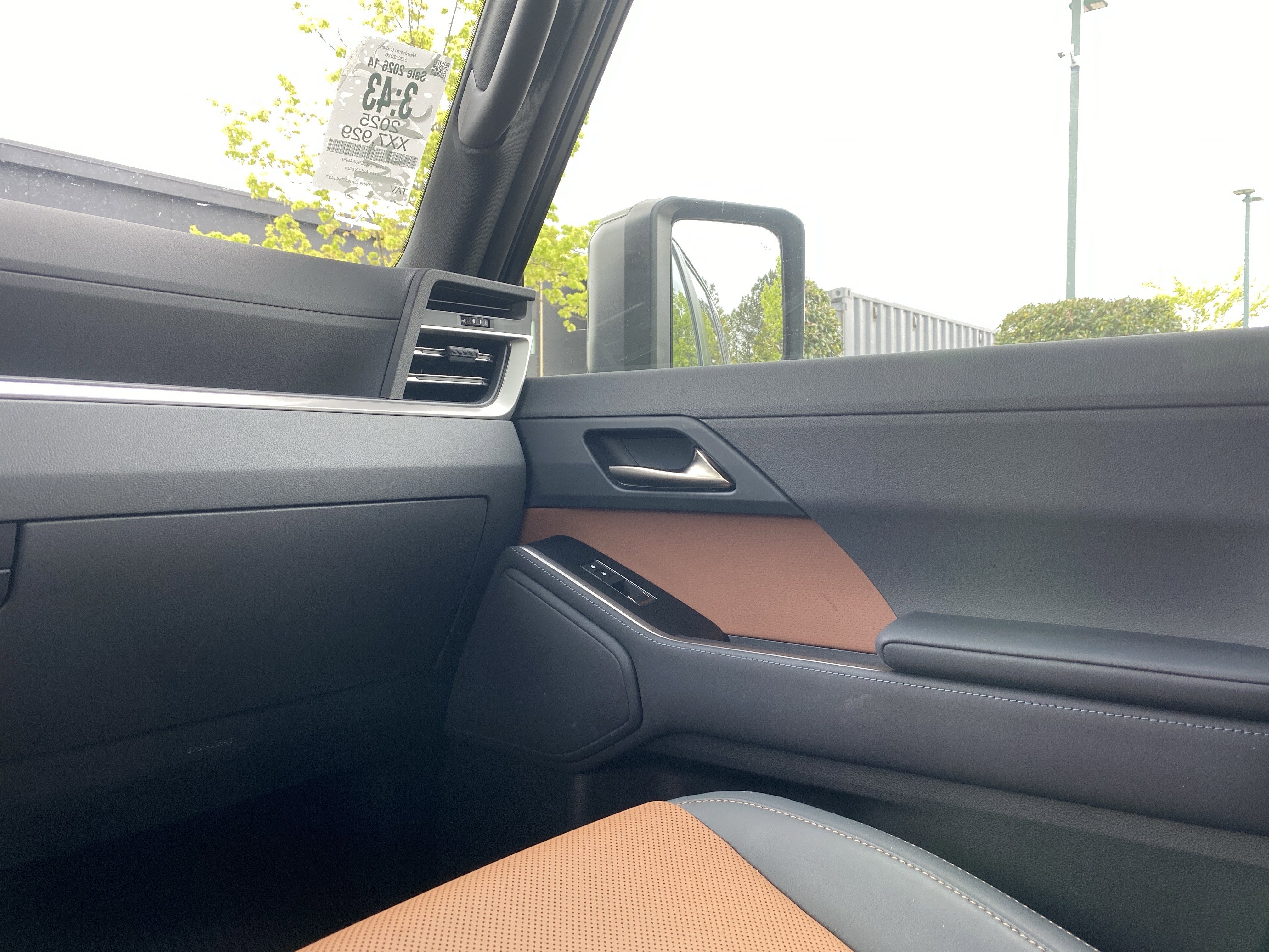 Used 2025 Lexus GX 550 w/ Accessory Package (2T) image 20