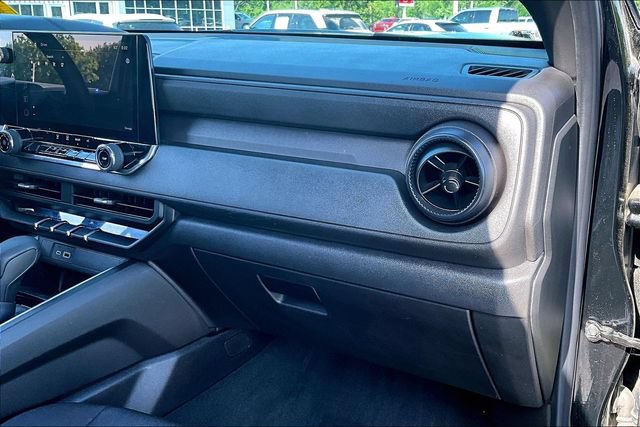 Used 2024 Chevrolet Colorado Trail Boss w/ Technology Package AWD/4WD image 27