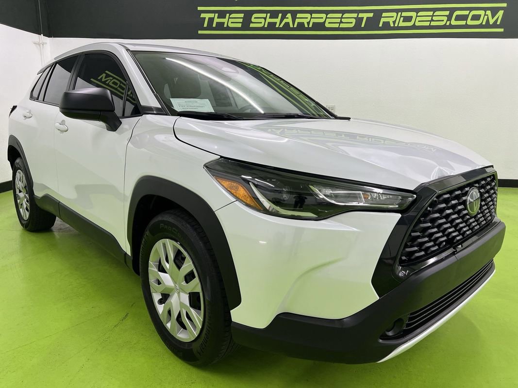Used 2025 Toyota Corolla Cross L FWD image 2