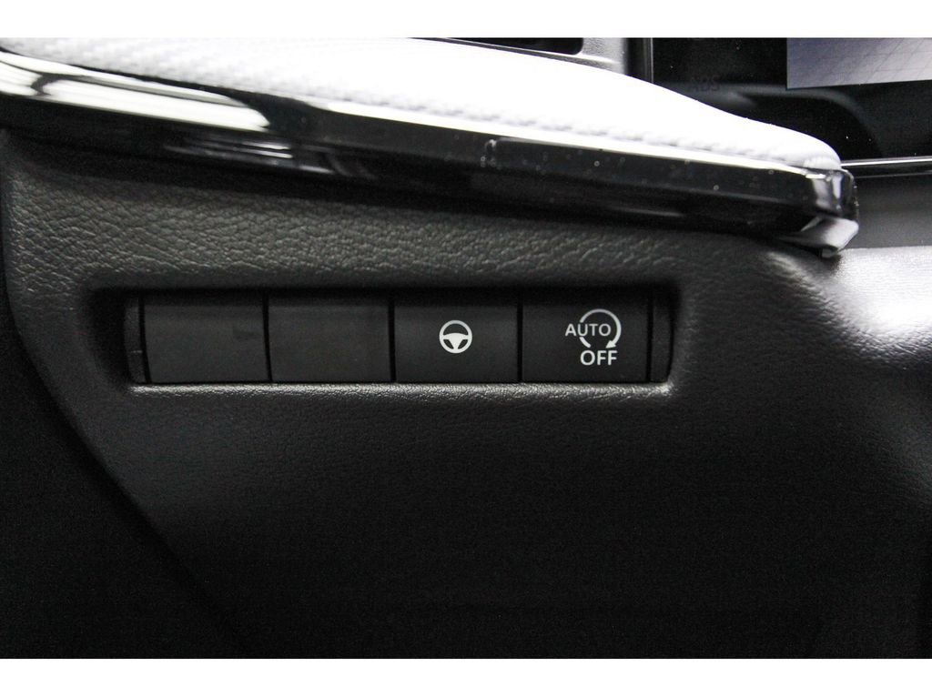 New 2026 Nissan Kicks SR FWD image 20