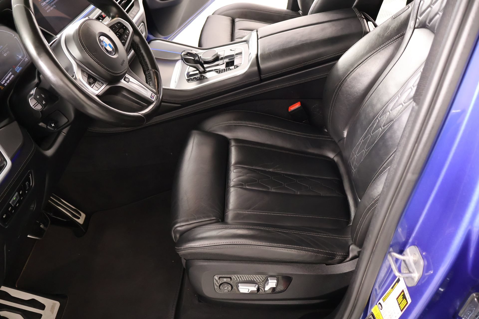 Used 2020 BMW X6 M50i w/ Premium Package AWD/4WD image 12