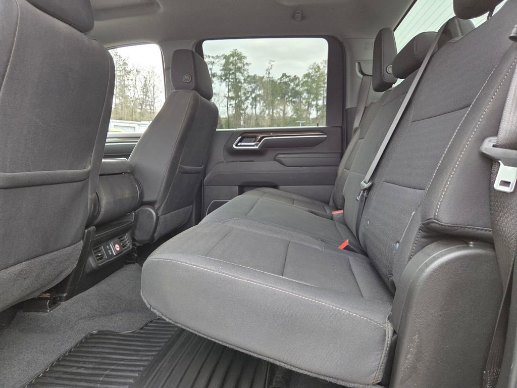Used 2025 Chevrolet Silverado 2500 LT w/ Convenience Package image 5