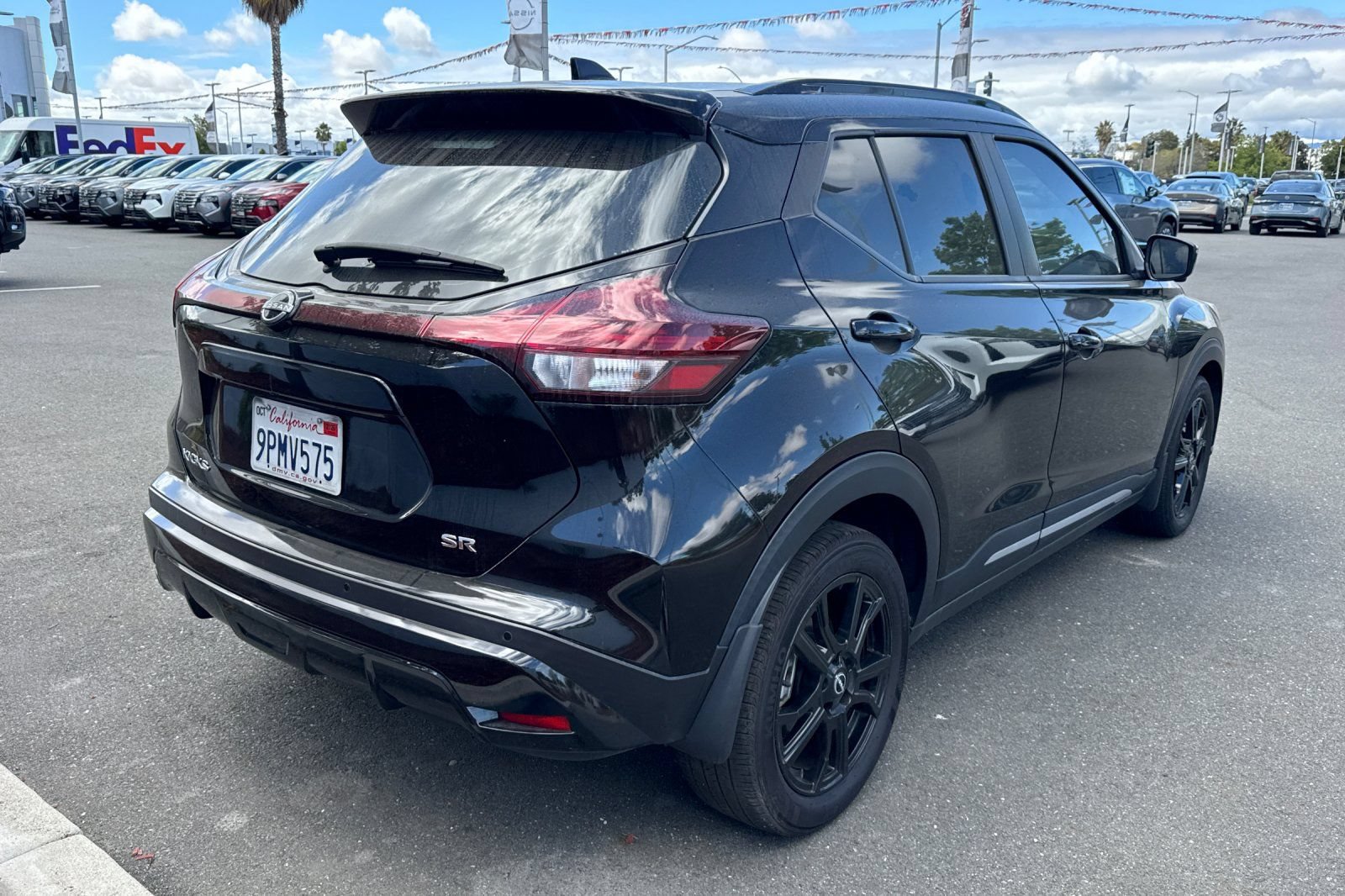Certified 2024 Nissan Kicks SR FWD image 5