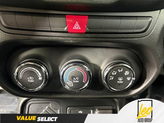 Used 2015 Jeep Renegade Sport w/ Power & Air Group FWD image 14