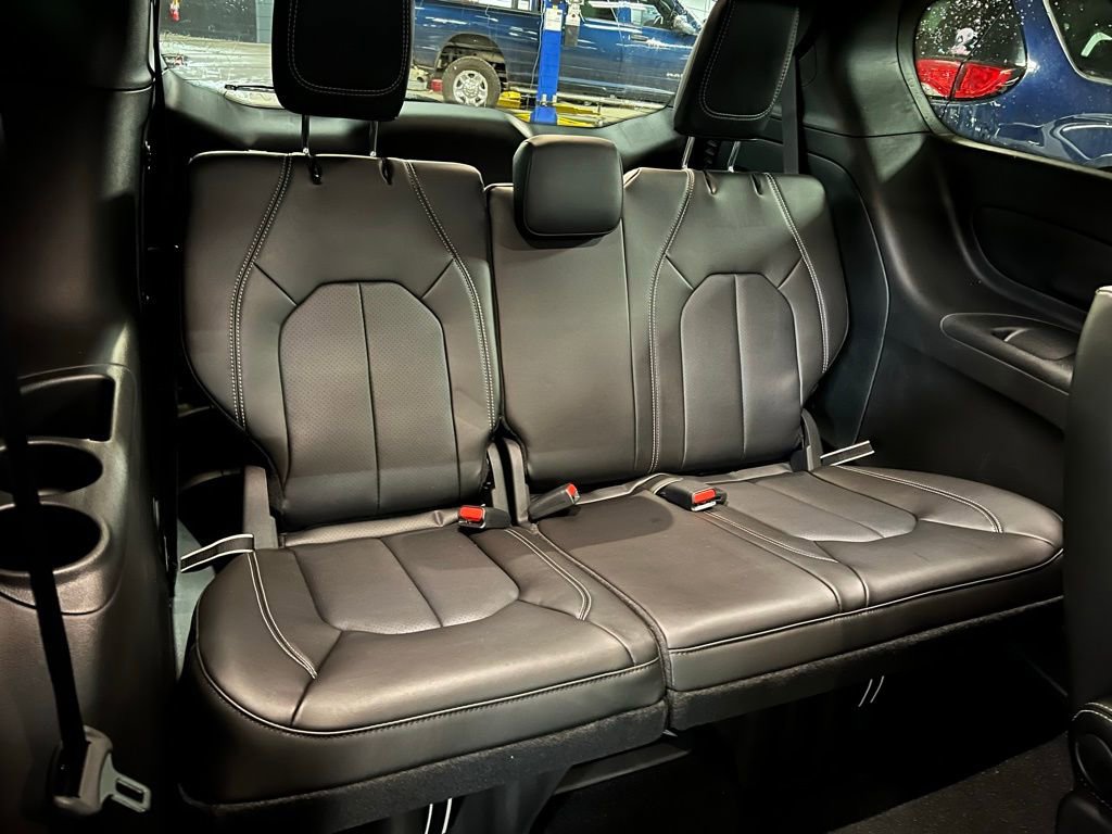 New 2026 Chrysler Pacifica Select w/ S Appearance Package FWD image 14