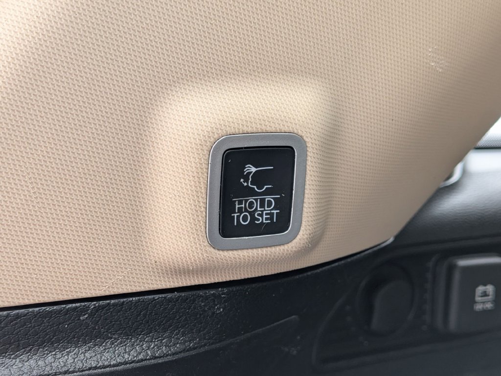 Certified 2022 Jeep Grand Cherokee Limited AWD/4WD image 7