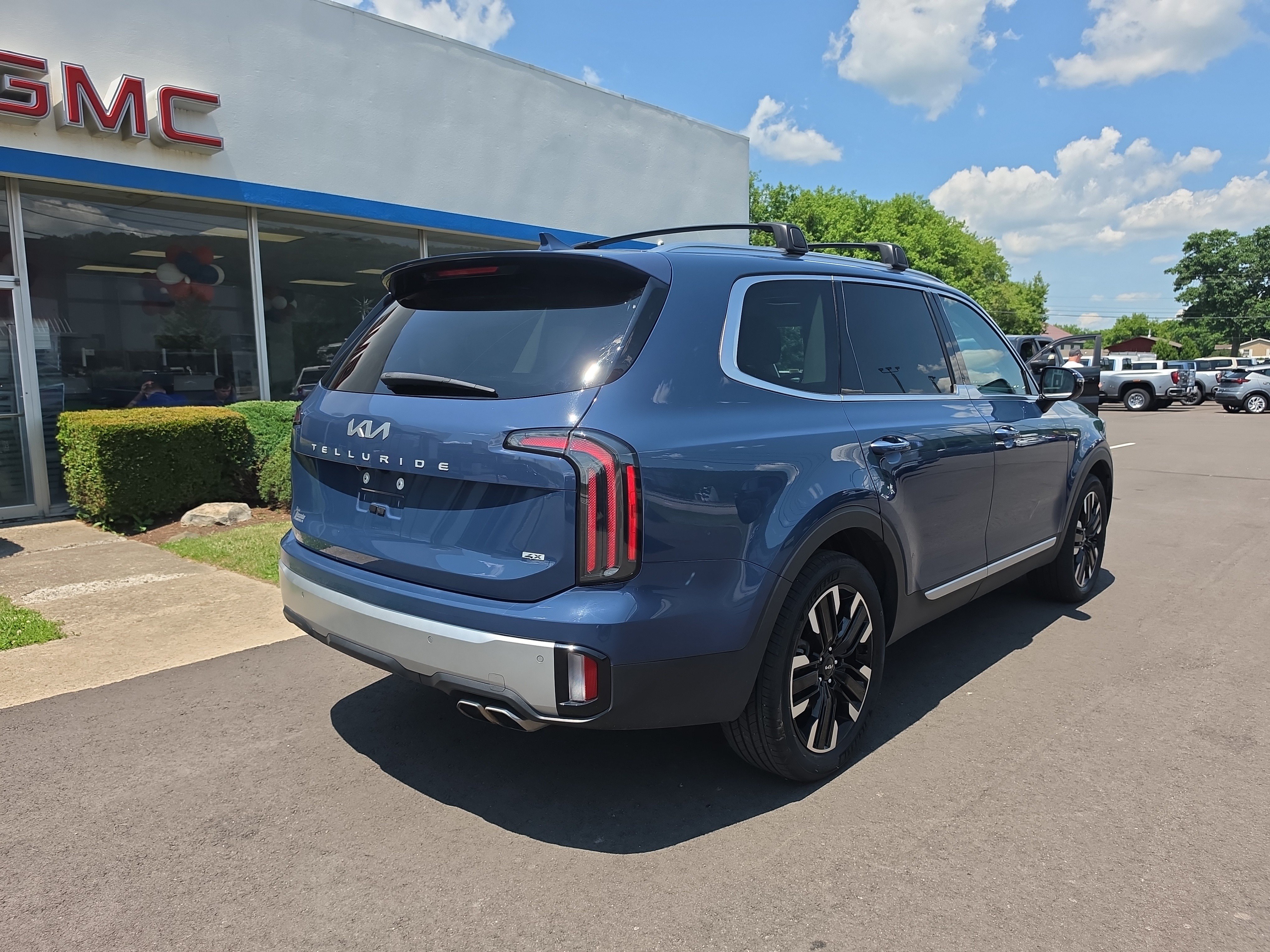 Used 2024 Kia Telluride SX Prestige AWD/4WD image 3