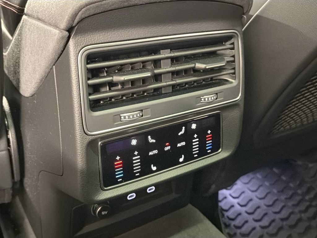 Used 2024 Audi RS Q8 AWD/4WD image 26