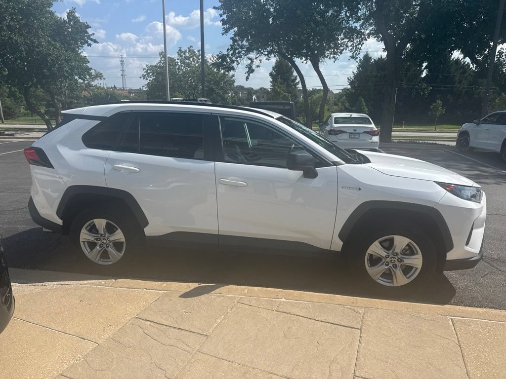 Used 2021 Toyota RAV4 LE AWD/4WD image 7