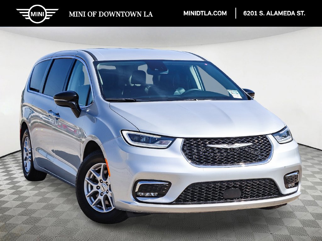 Used 2024 Chrysler Pacifica Touring-L