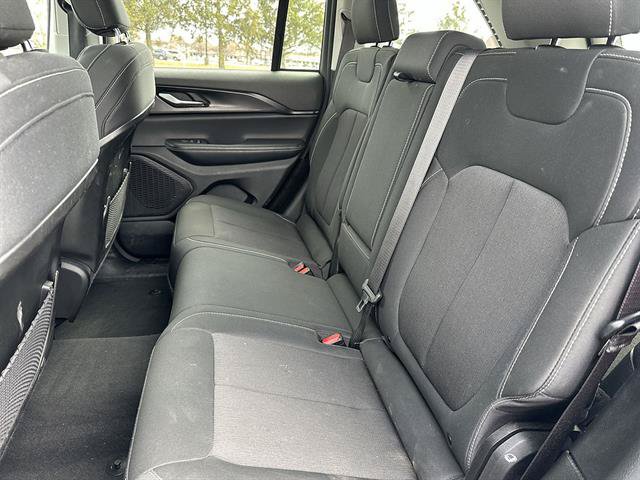 Used 2023 Jeep Grand Cherokee Laredo w/ Luxury Tech Group I AWD/4WD image 45