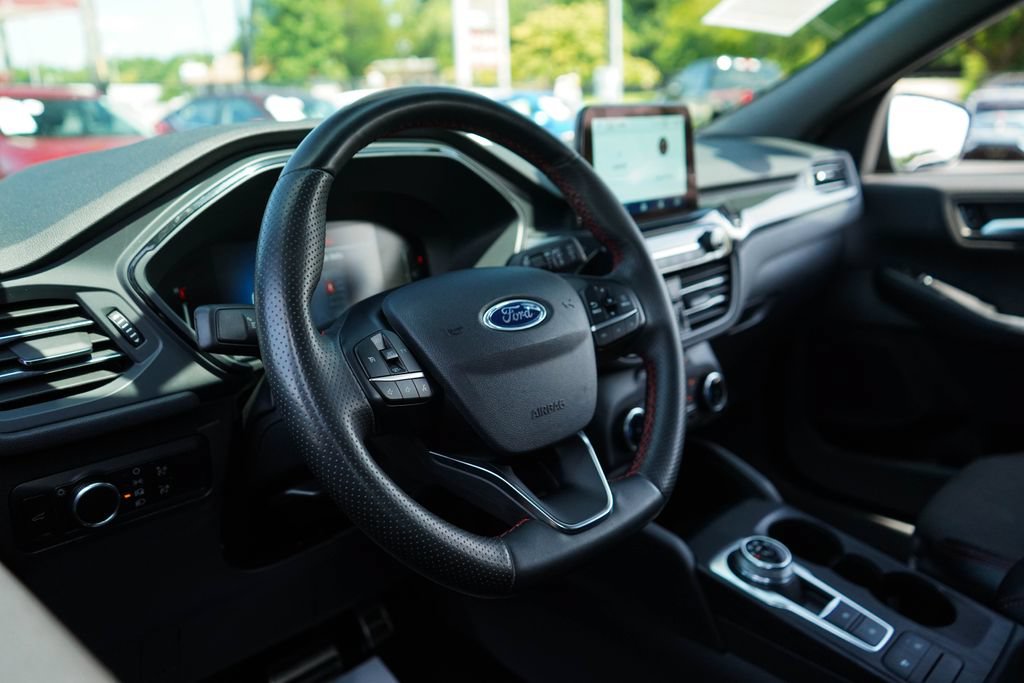 Used 2023 Ford Escape ST-Line AWD/4WD image 5