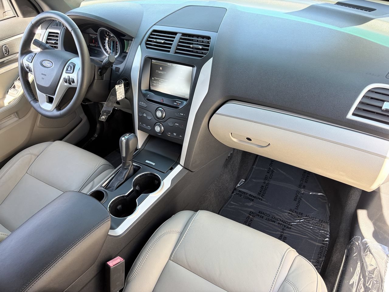 Used 2015 Ford Explorer XLT w/ Equipment Group 202A FWD image 12