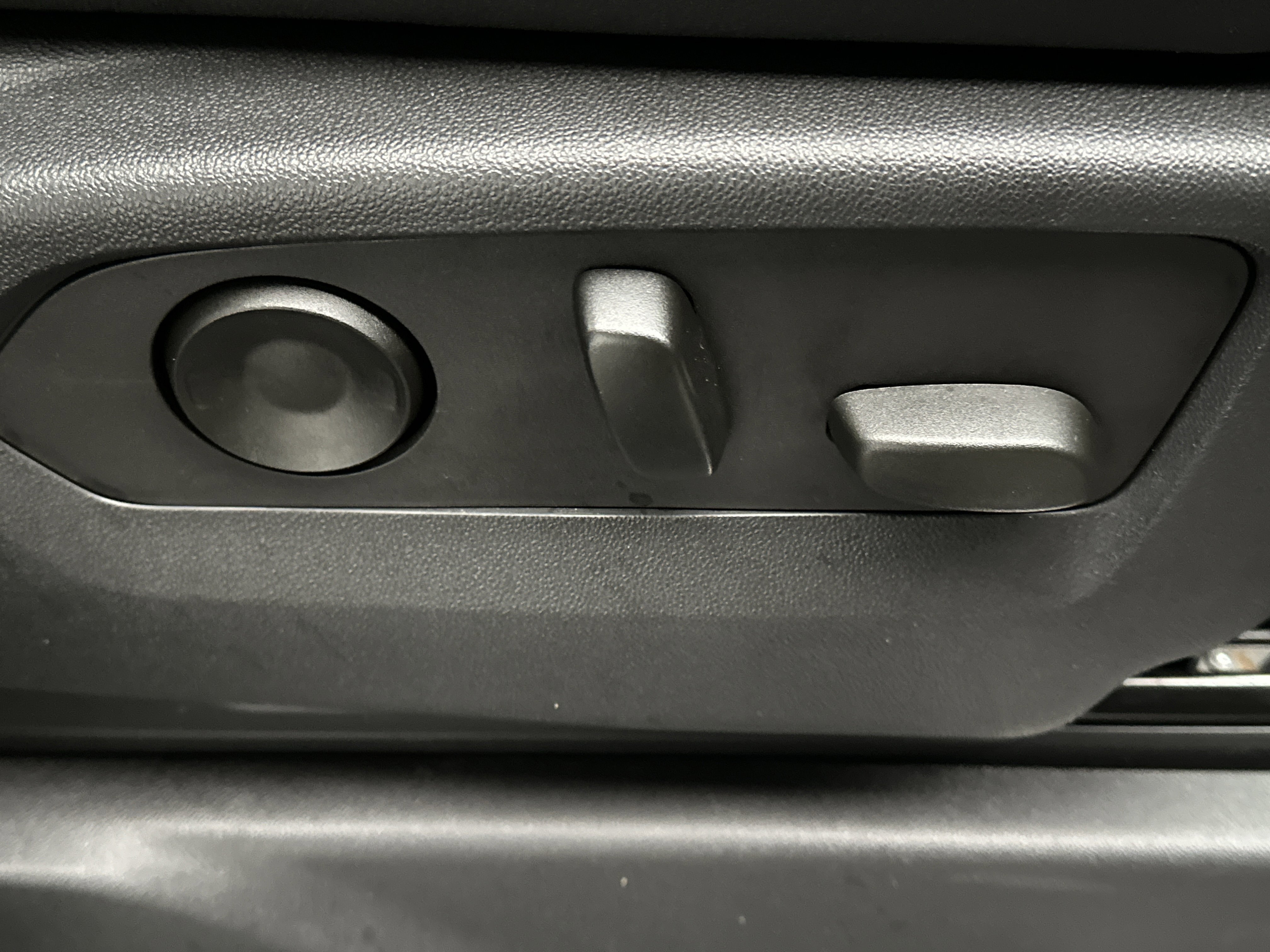 Used 2022 Chevrolet Silverado 1500 ZR2 w/ Technology Package image 28