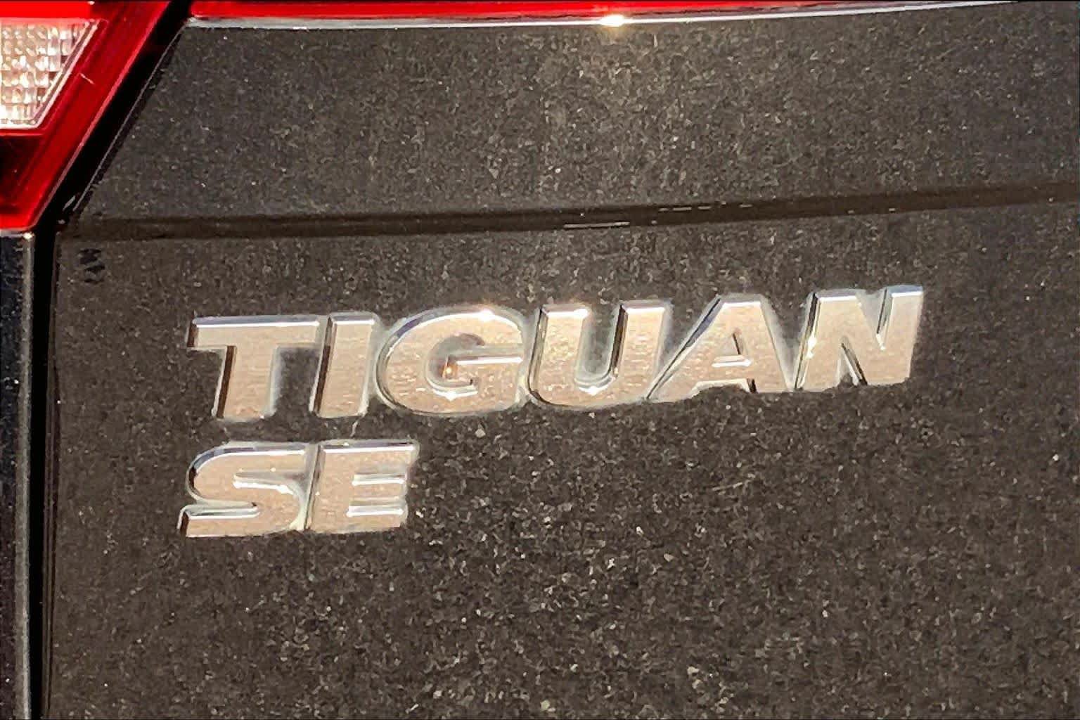 Used 2021 Volkswagen Tiguan SE R-Line FWD image 30