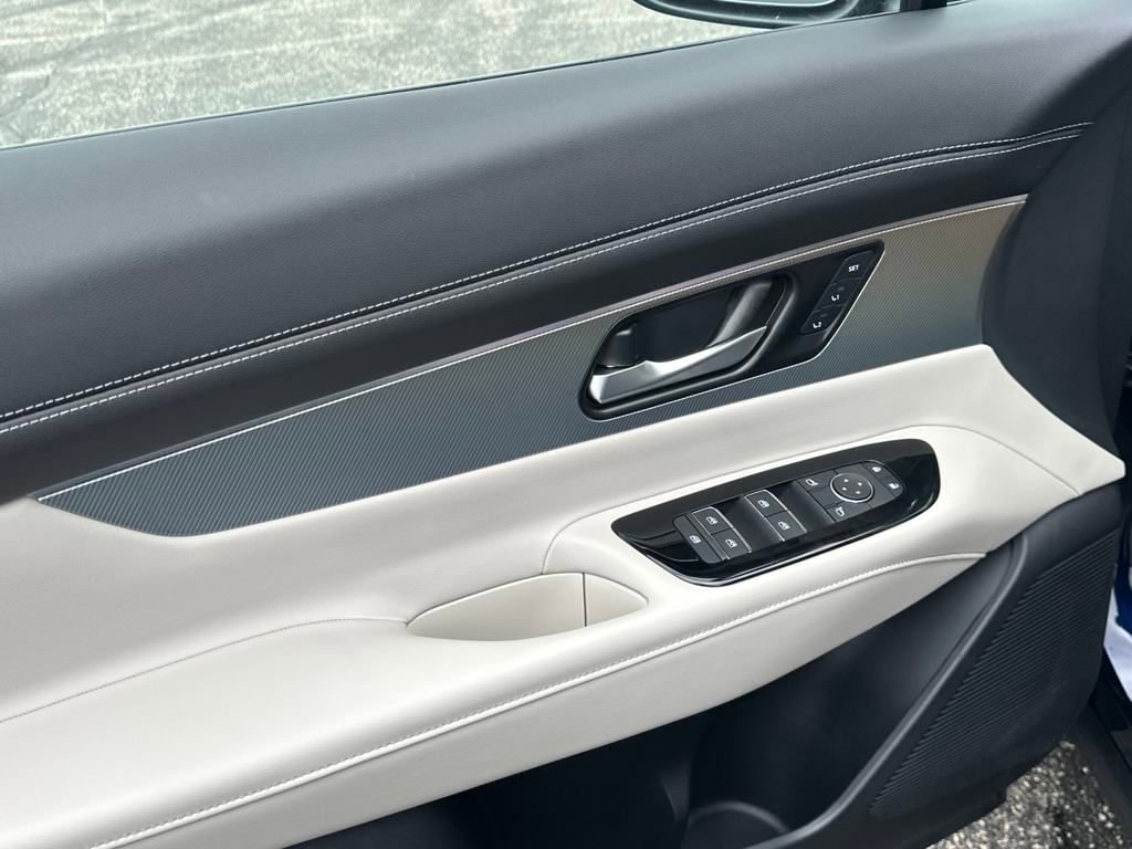 New 2025 Nissan Murano SL image 10