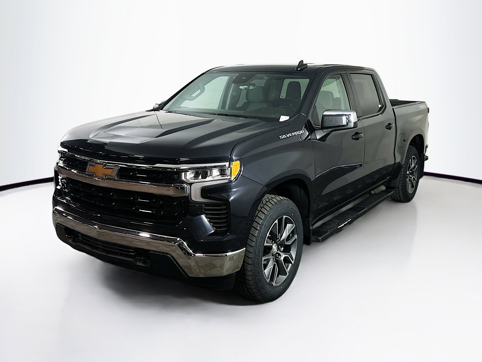 Used 2023 Chevrolet Silverado 1500 LT AWD/4WD image 3