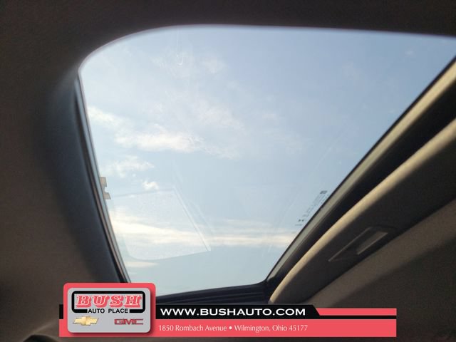 New 2026 Chevrolet Trax RS w/ Sunroof Package FWD image 32