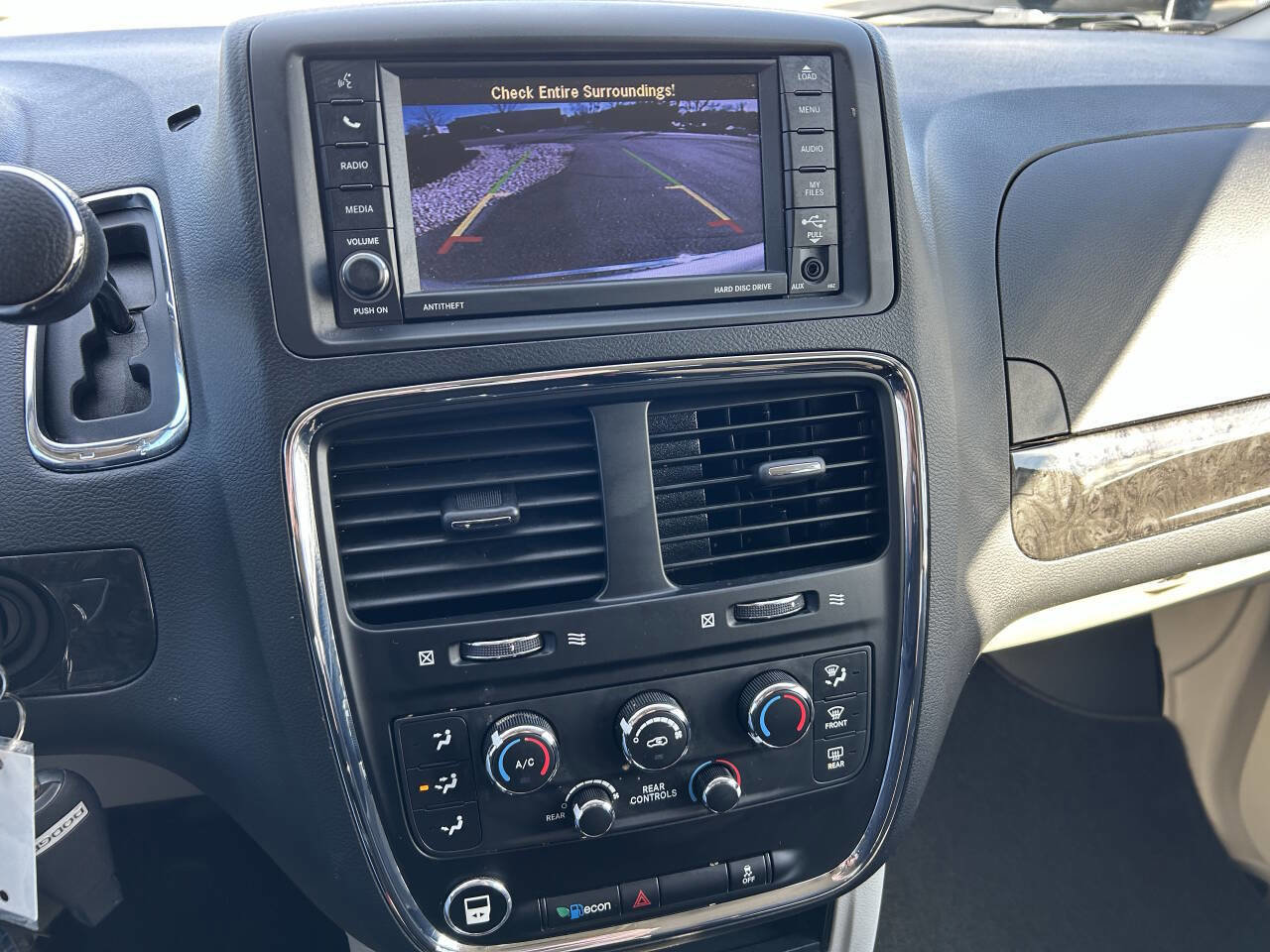 Used 2018 Dodge Grand Caravan SE w/ Power Convenience Group I image 17