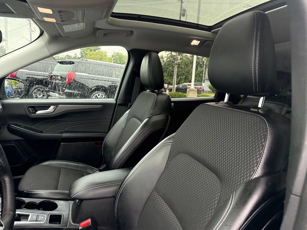 Used 2025 Ford Escape SE FWD image 22