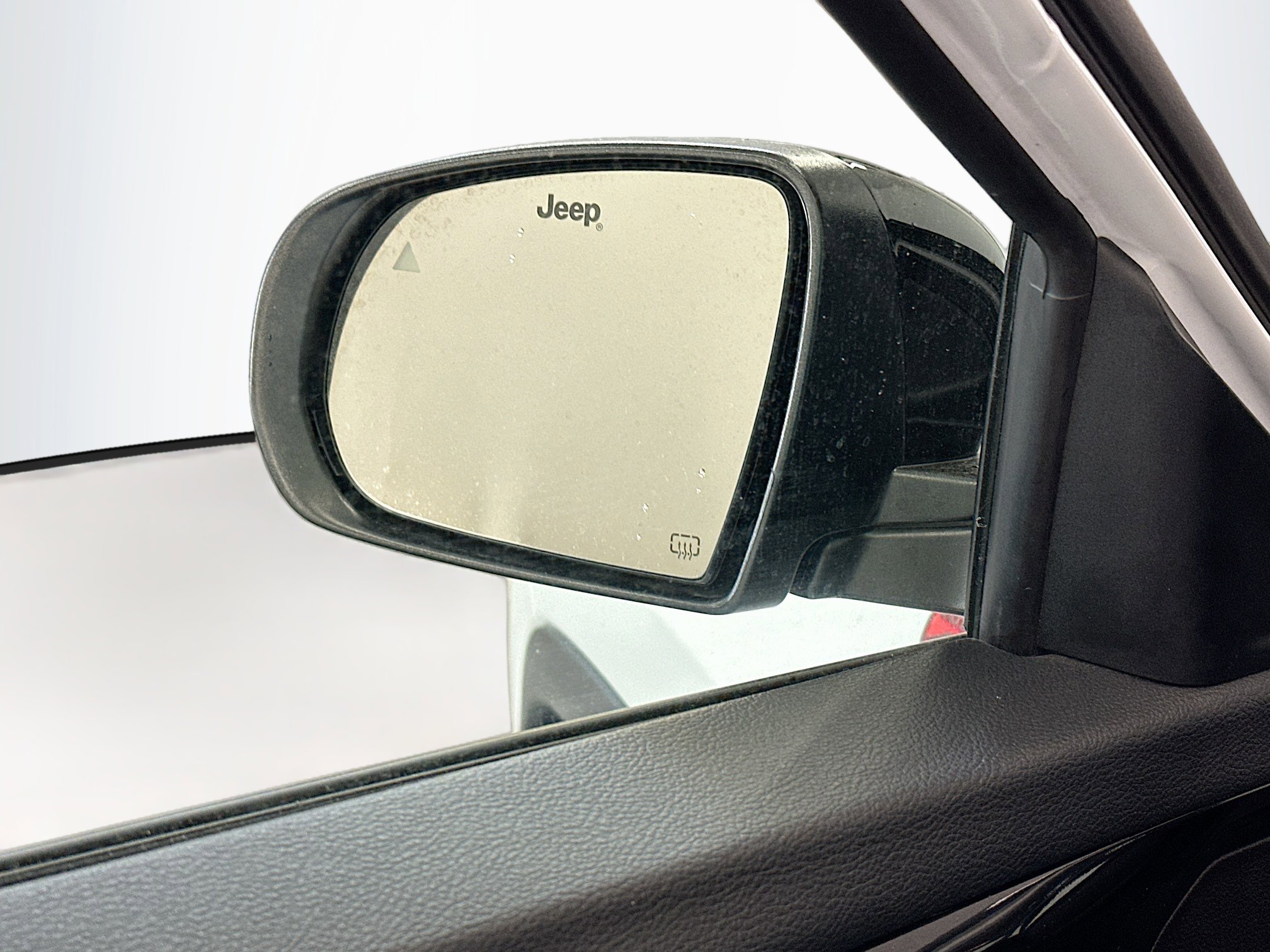 Used 2025 Jeep Compass Trailhawk AWD/4WD image 16