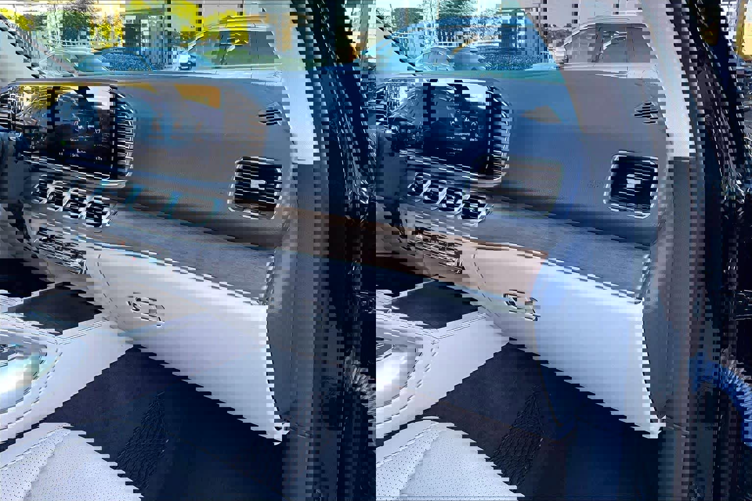 Used 2020 Mercedes-Benz GLE 450 4MATIC image 49