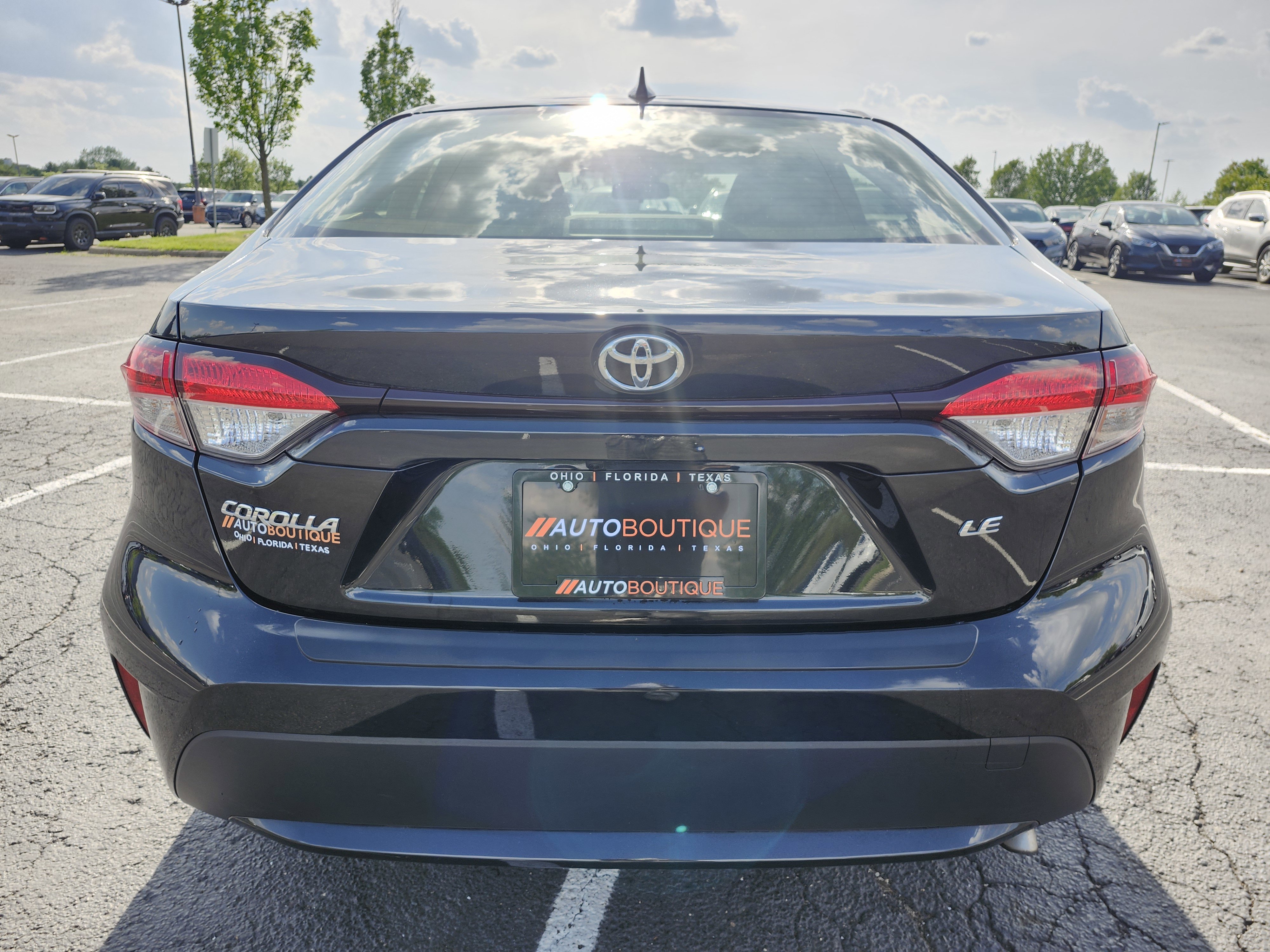 Used 2021 Toyota Corolla LE w/ Carpet Mat Package (TMS) FWD image 13