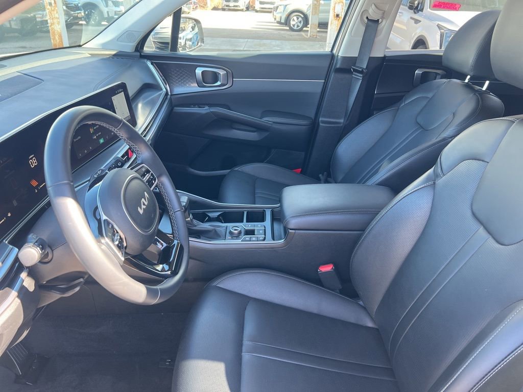 Certified 2025 Kia Sorento S image 4