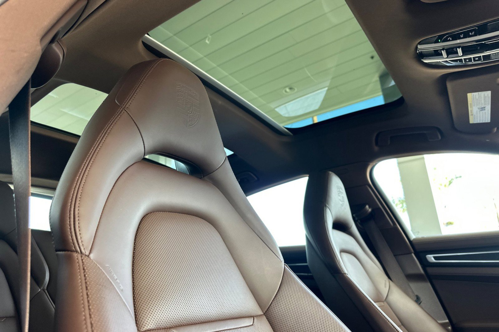 Certified 2023 Porsche Panamera Platinum Edition image 17