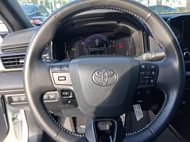 Used 2025 Toyota Camry SE FWD image 15