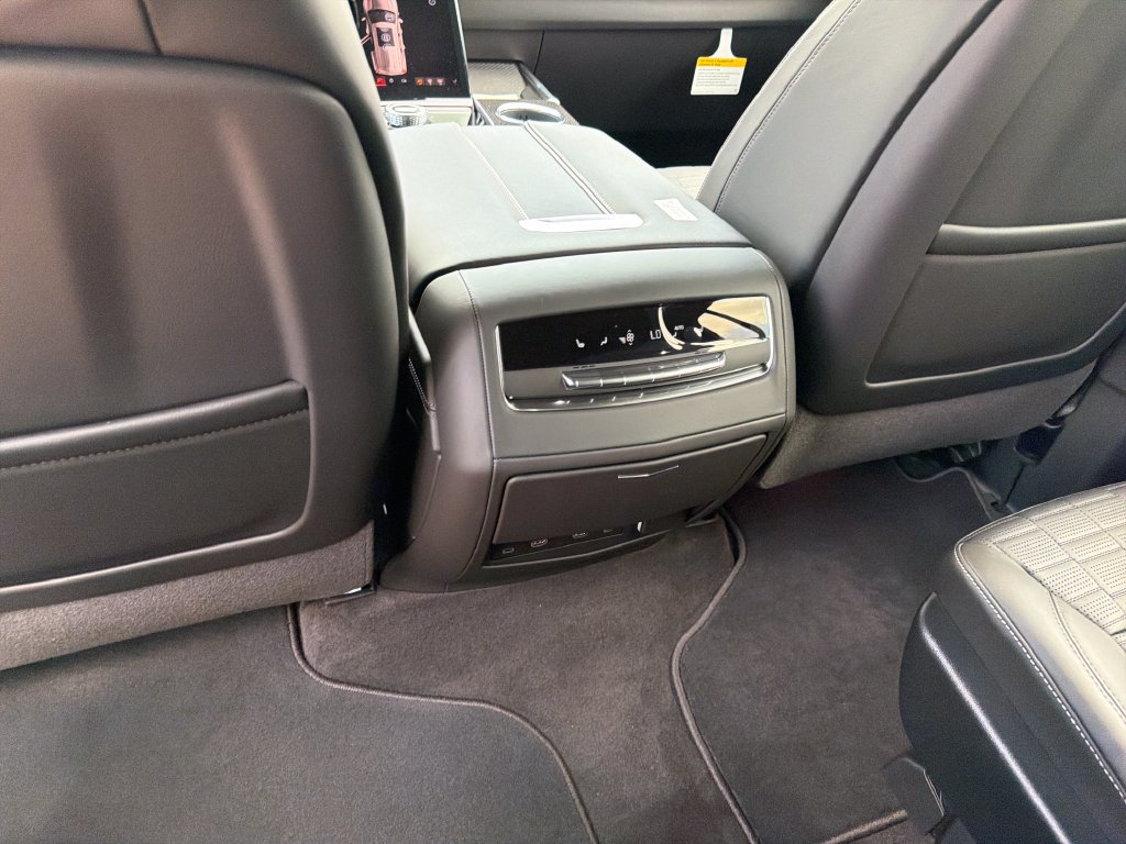 New 2026 Cadillac Escalade ESV V w/ LPO, ONYX Package AWD/4WD image 31