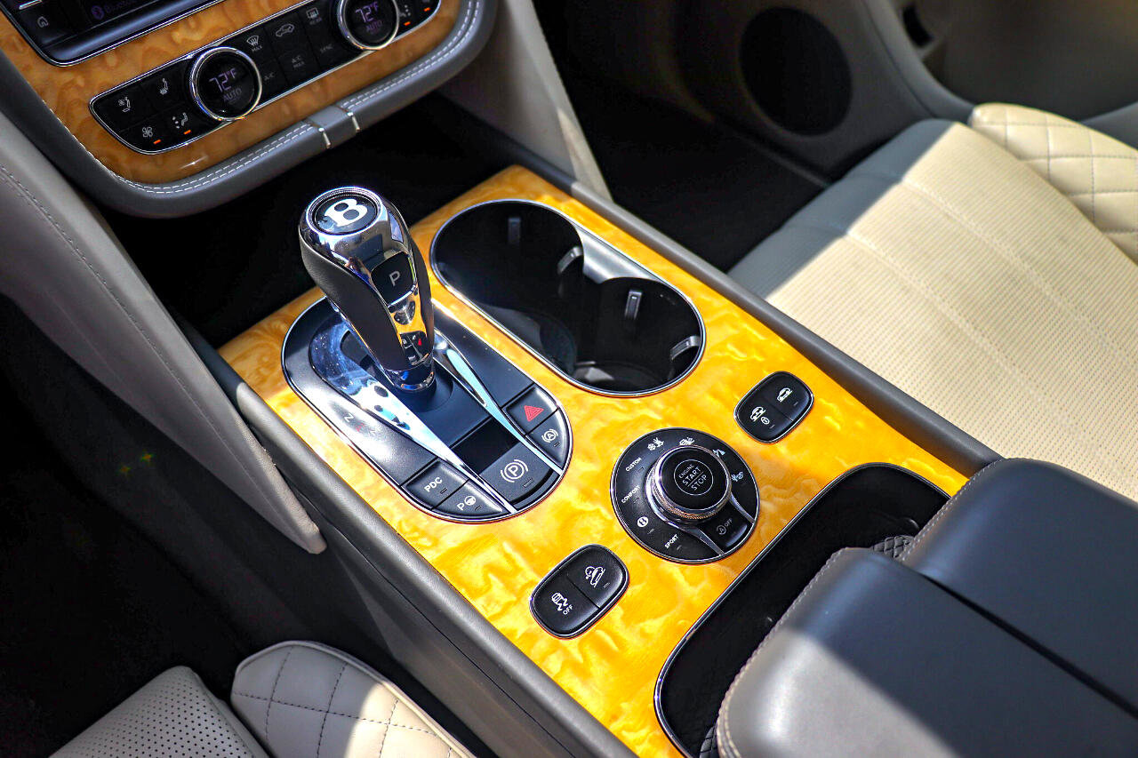 Used 2017 Bentley Bentayga W12 AWD image 20