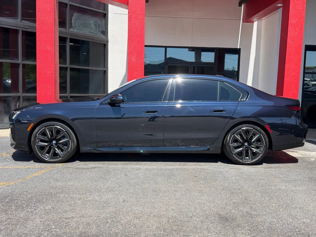 Used 2023 BMW 740i w/ Parking Assistance Package RWD image 5