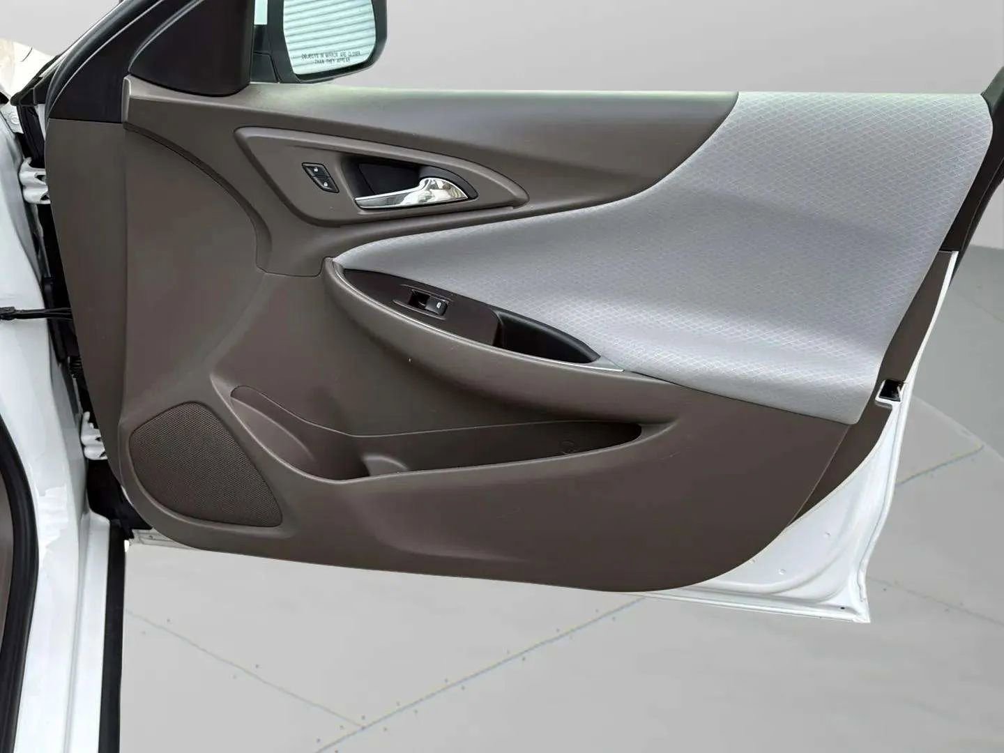 Used 2022 Chevrolet Malibu LT image 25