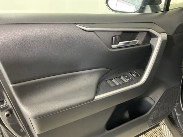 Used 2023 Toyota RAV4 SE w/ Weather & Moonroof Package image 18